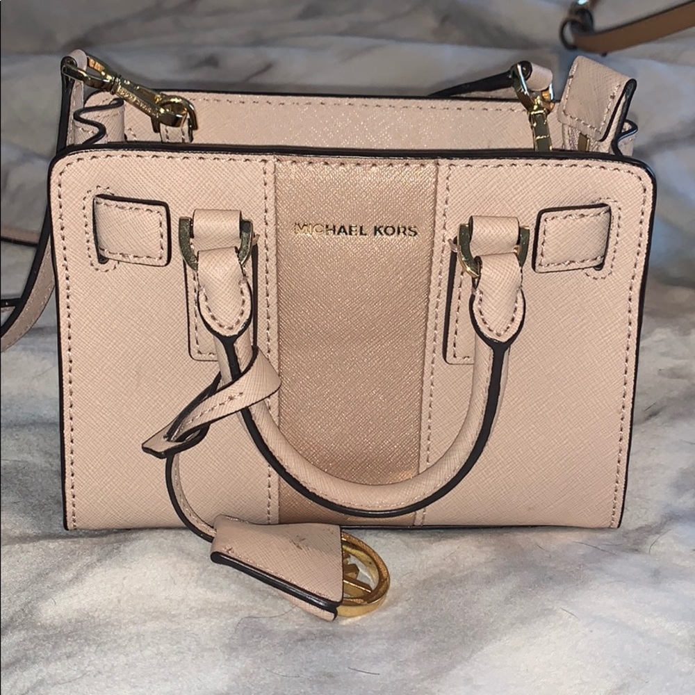 Michael kors rose gold mini bag